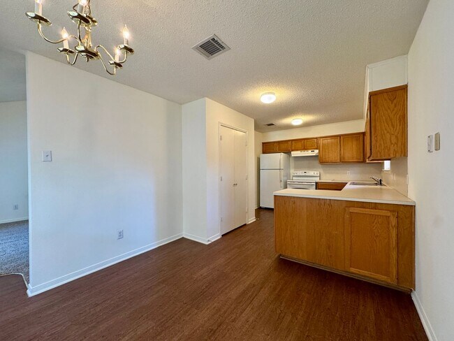 Building Photo - Duplex