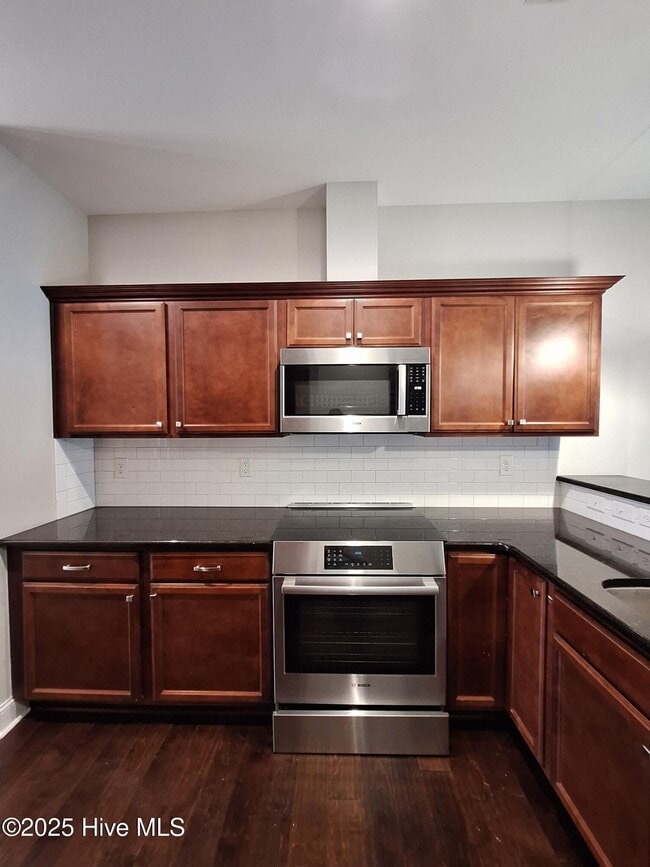 Building Photo - 1807 Fox Den Way