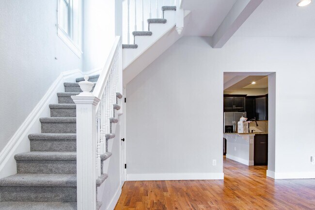 Building Photo - Polished Jefferson Park home with big fron...