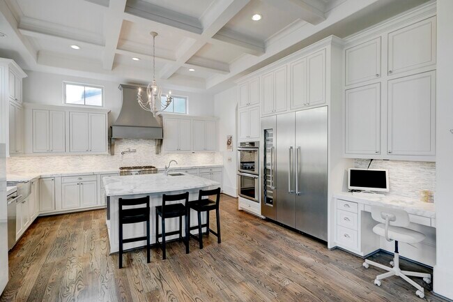 Foto del edificio - 1602 E Rose Terrace Ln