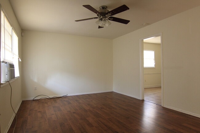 Building Photo - 3 Bedroom 1 Bath home in Taylors!