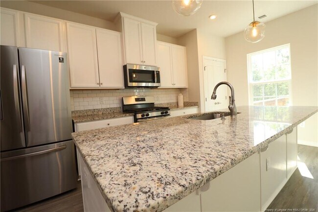 Foto del edificio - 244 Amber Acorn Ave