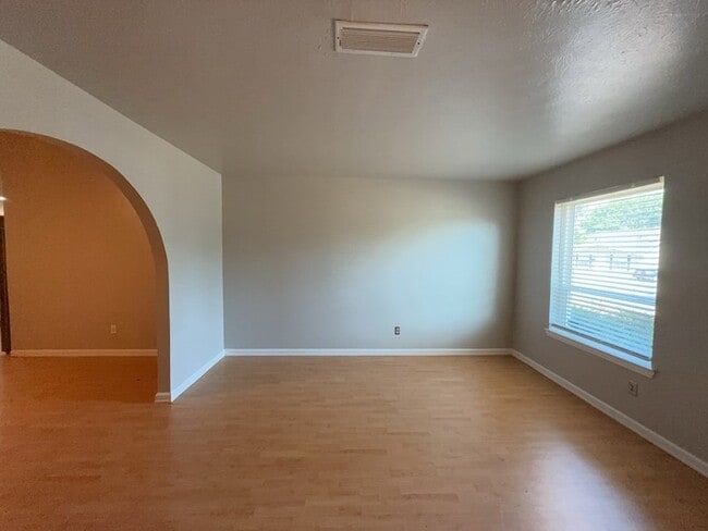Building Photo - 603 Shelmar Dr