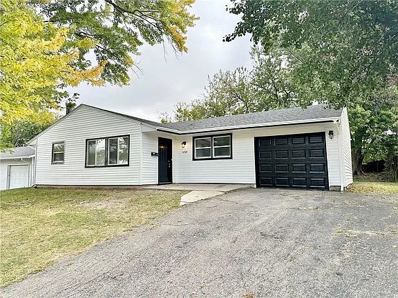 Building Photo - 1234 Hemlock Dr