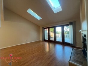Building Photo - 1708 Evergreen Park Ln SW