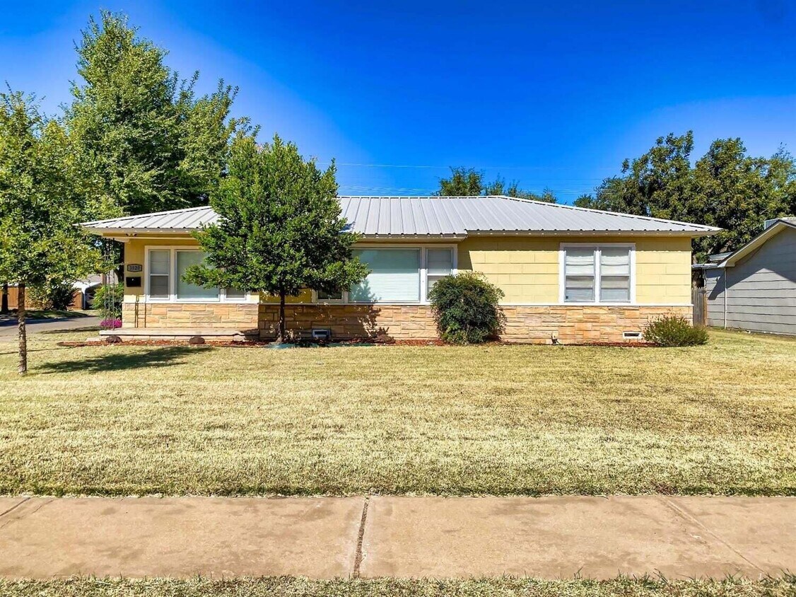 Foto principal - 3820 32nd St