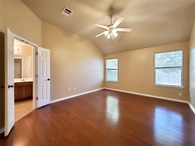 Foto del edificio - 491 Goldenrod St