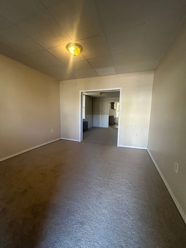 Building Photo - 3 Bedroom Duplex in Penbrook Boro.