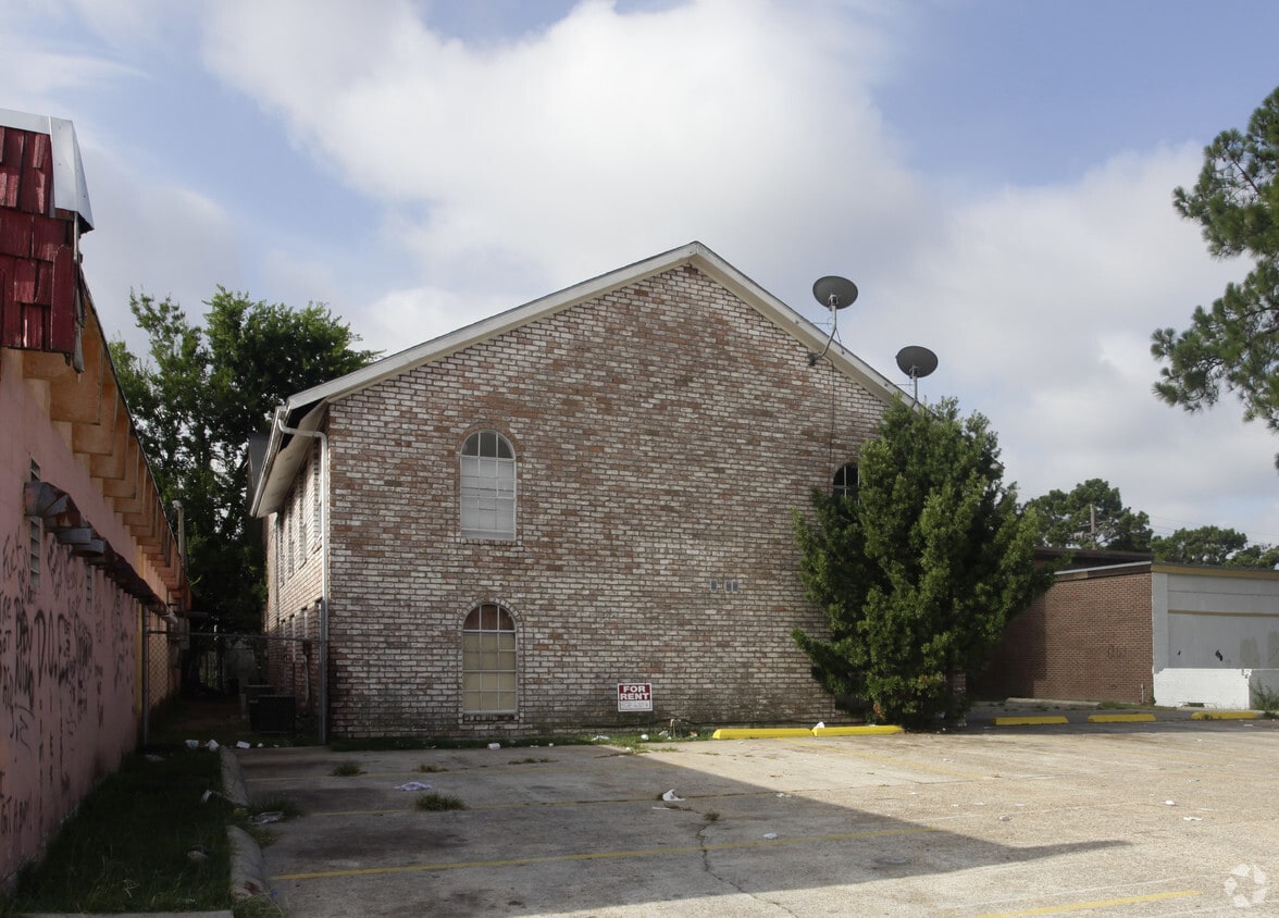 Building Photo - 6962 Titian Ave