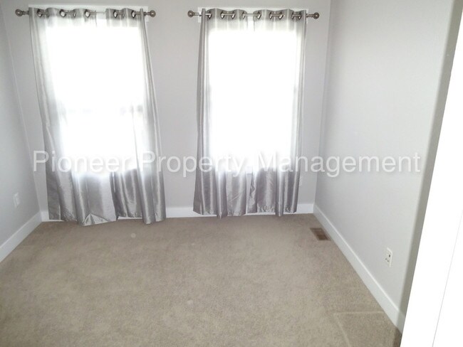Building Photo - 5411 W 97th Pl