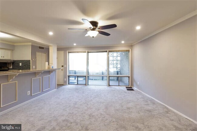 Building Photo - 7529 Spring Lake Dr