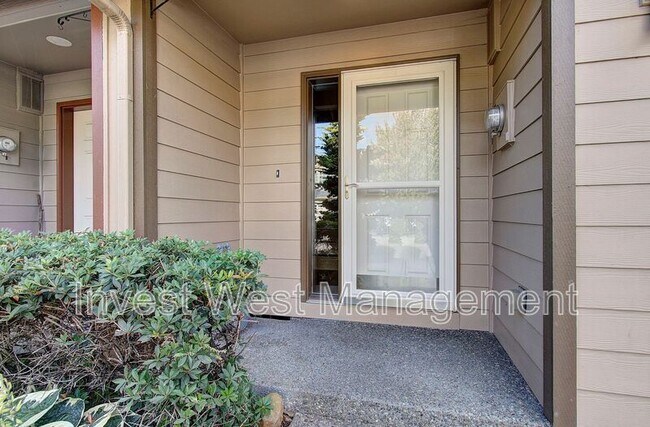 Building Photo - 9503 NE 72nd St