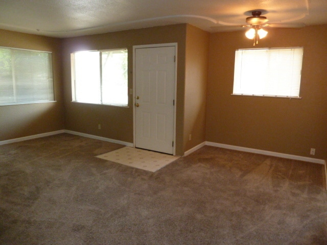 Building Photo - Suzette 2