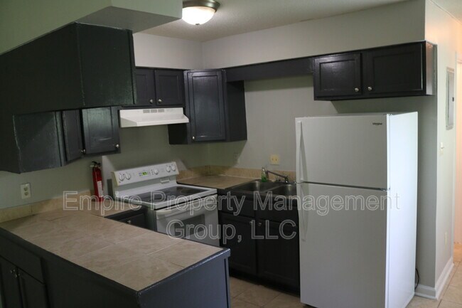 Foto del edificio - 1908 Tall Pines Cir