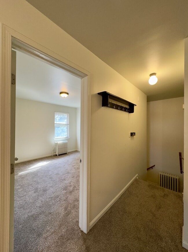 Building Photo - Charming 2 Bedroom/1 Bathroom Home in Edmo...
