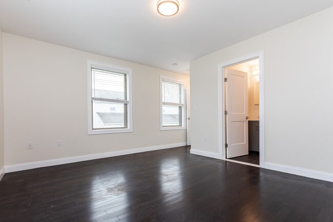 Building Photo - 479 Fulton St
