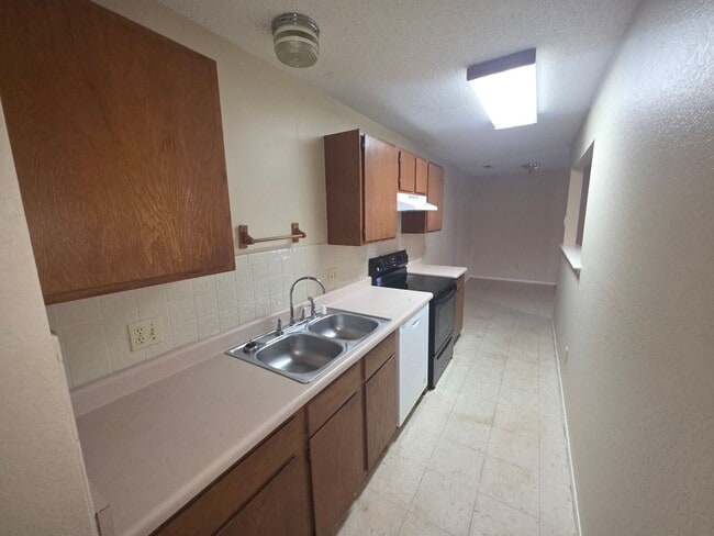 Building Photo - 1909 Cypress Pl