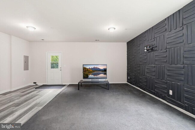 Foto del edificio - 4827 Forest Pines Dr