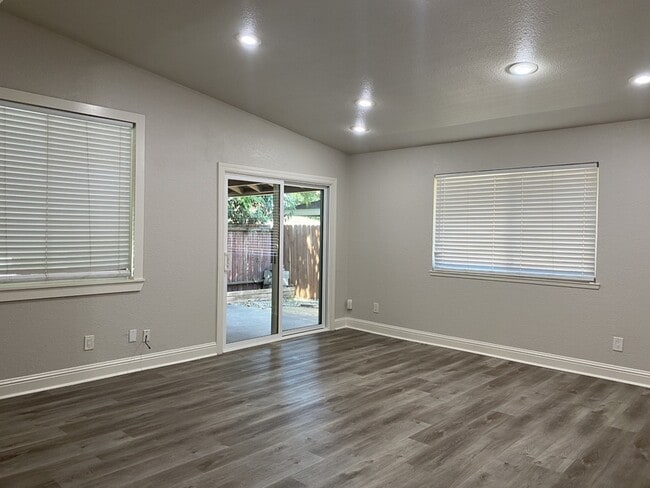 Photo - 3020 Olive Glen Ct House