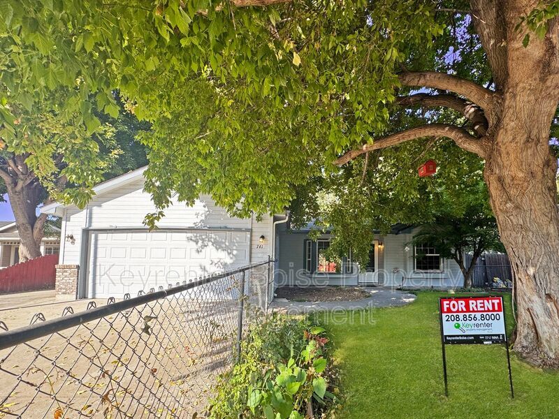 Primary Photo - 741 N Ocean Ave