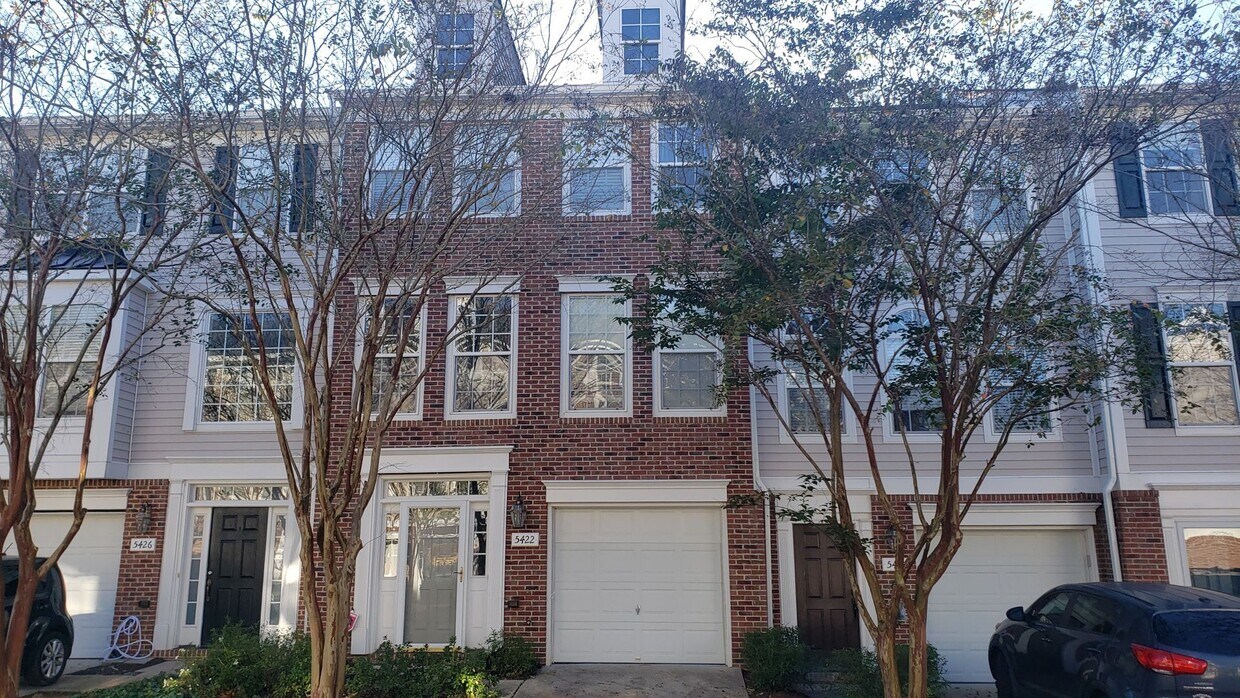 Foto principal - Fantastic 3br 2.5ba Townhome in Delta Ridg...