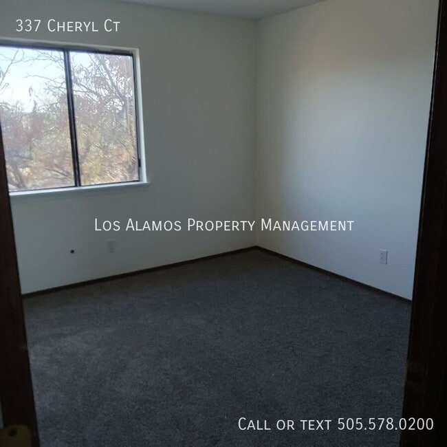 Foto del edificio - 337 Cheryl Ct