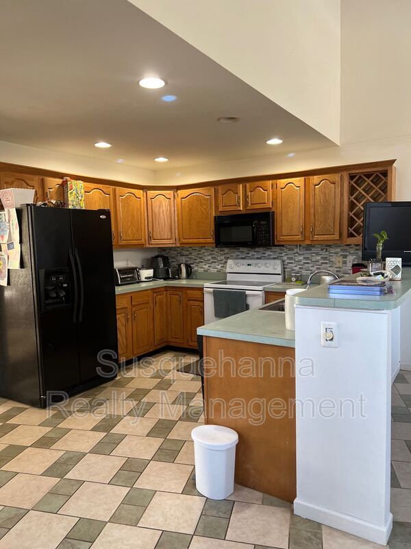 Building Photo - 108 Woodside Ct