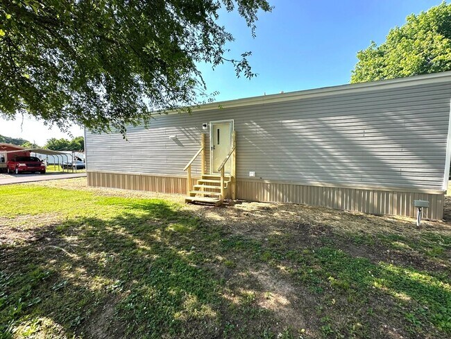 Foto del edificio - Brand new Efficiency 1 BR mobile home with large bonus room