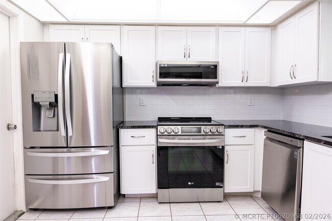 Building Photo - 9870 Pecan Tree Dr