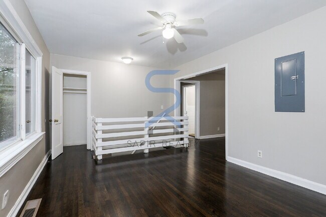 Photo - 1123 Graymont Dr SW Apartment