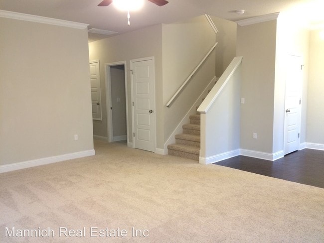 Building Photo - 4 br, 2.5 bath House - 150 Athene St.