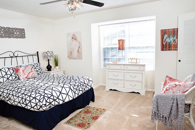 Building Photo - Galleria Pointe Apartments and Townhomes
