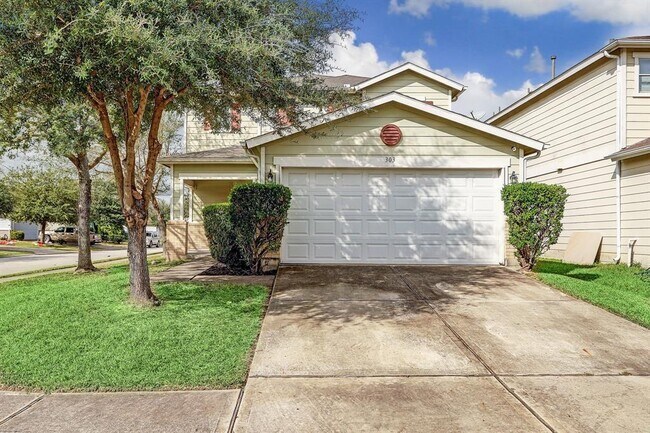 Building Photo - 303 Mantova Dr