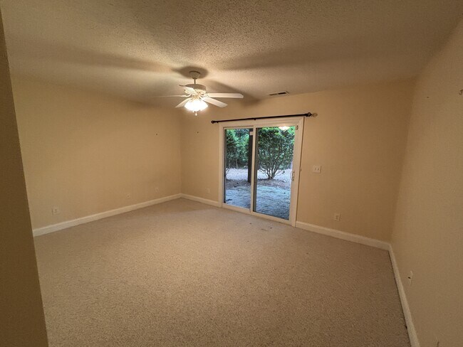 Building Photo - 285 Merion Cir