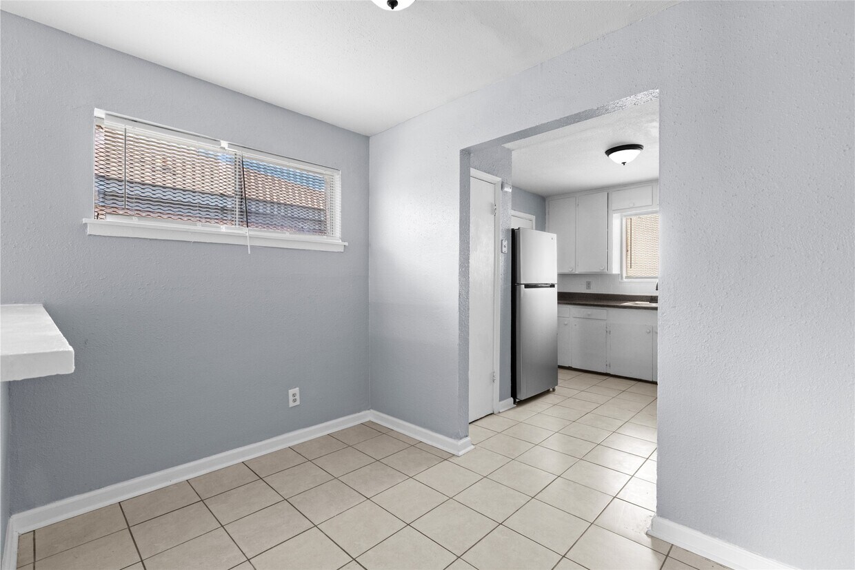 Foto del edificio - 5722 Pickfair St