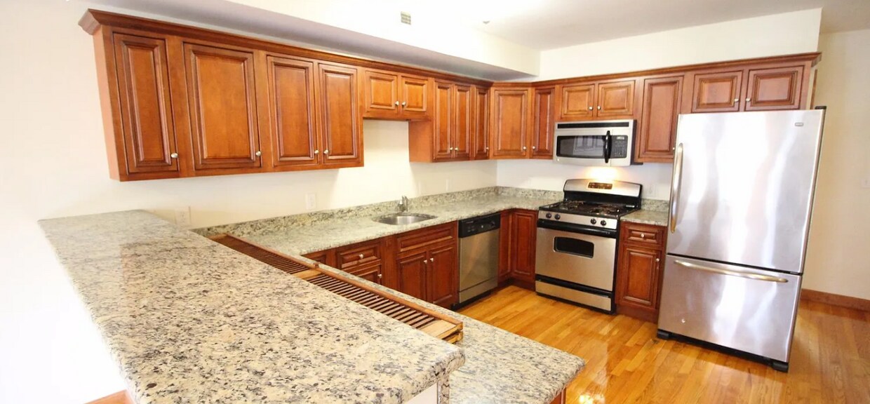 Primary Photo - 102 Allston St