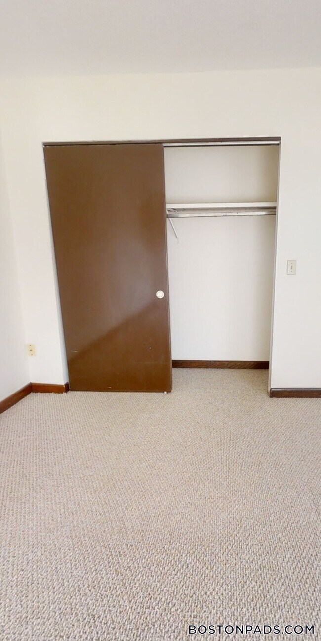 Foto del edificio - 376 Sunderland Rd