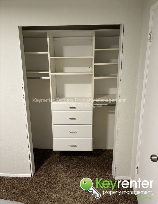 Building Photo - 1302 E 40th St