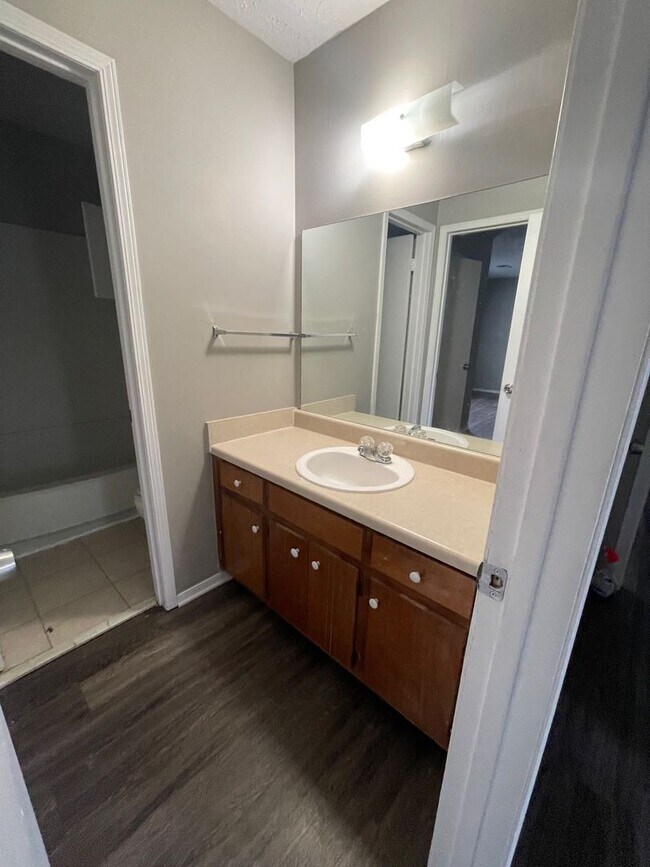Foto del edificio - Cute 3 bed condo in great Hermitage location!