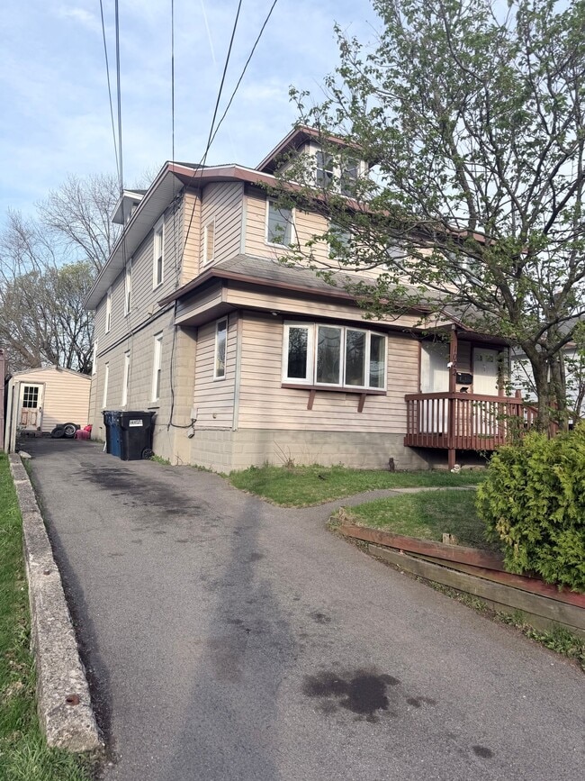 Foto del edificio - 1022 Avery Ave