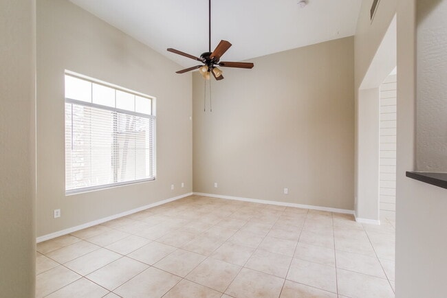 Building Photo - 3707 W Thalia Ct