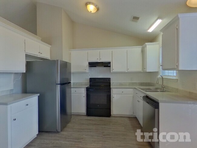 Building Photo - 500 Rockhaven Dr