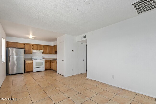 Foto del edificio - 1623 E Wood St