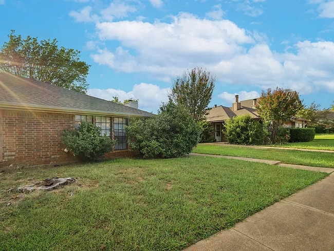 Building Photo - 2812 Springhaven Ct