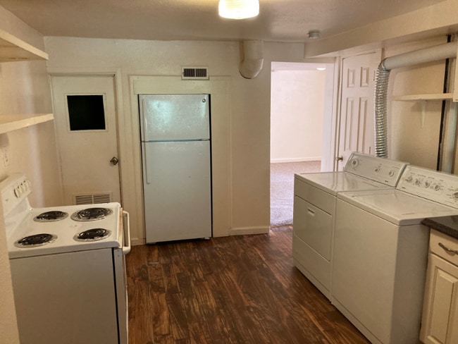 Photo - 630 E Boulder St Apartment