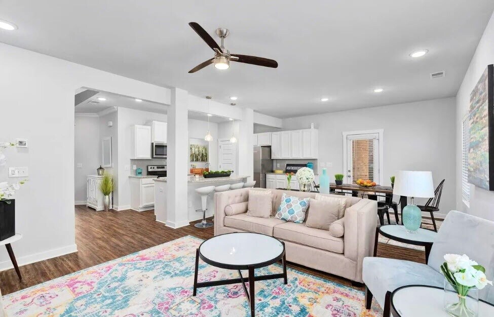 Foto del edificio - 646 Blackberry Glenn