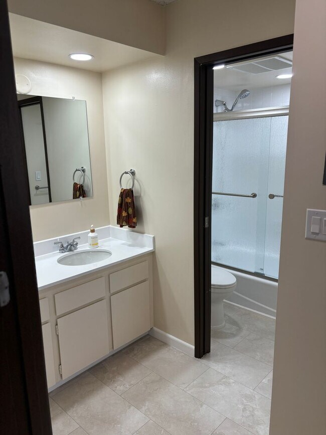 Foto del edificio - Available May 1, 2026 | Furnished 1 Bedroom, 1 bathroom and 1 assigned parking