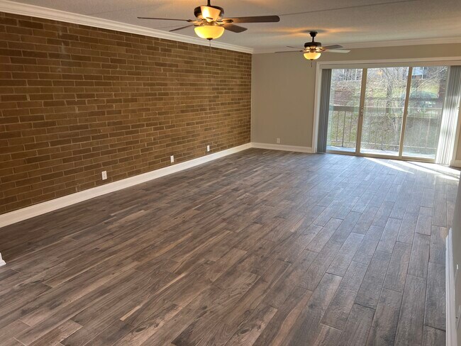 Building Photo - 110 Canberra Dr