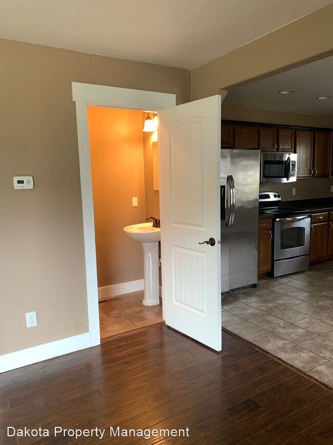 Foto del edificio - 2 br, 2.5 bath House - 21 8th St NW