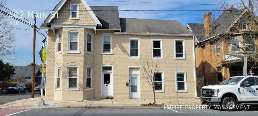 Primary Photo - 3 Bedroom / 1 bathroom Home in Hellertown!!